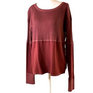 Red Haute waffle knit top reddish brown color thumb holes at end of sleeves